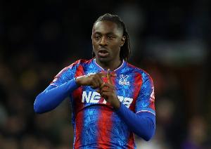 太阳报:阿森纳愿将一名潜力后卫加入埃泽交易,已为一线队出场过